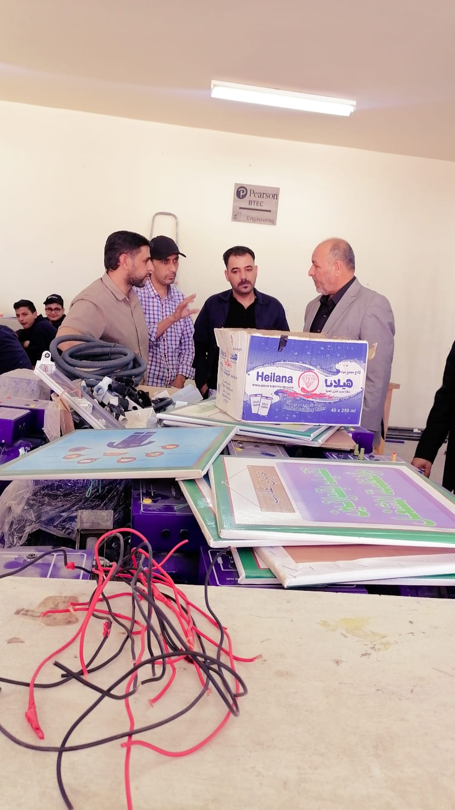 الفقير في مدرسة بصيرا المهنية للاطلاع على بدء التدريب العملي الصيفي .