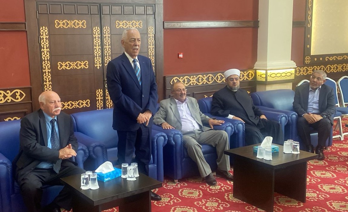 مندوبا عن الملك وولي العهد.. العيسوي يعزي  آل جنب وآل كسبي