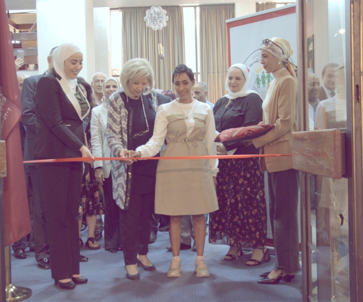 التنمية الاجتماعية تنظم معرضا فنيا للواعدة عُريب فالح