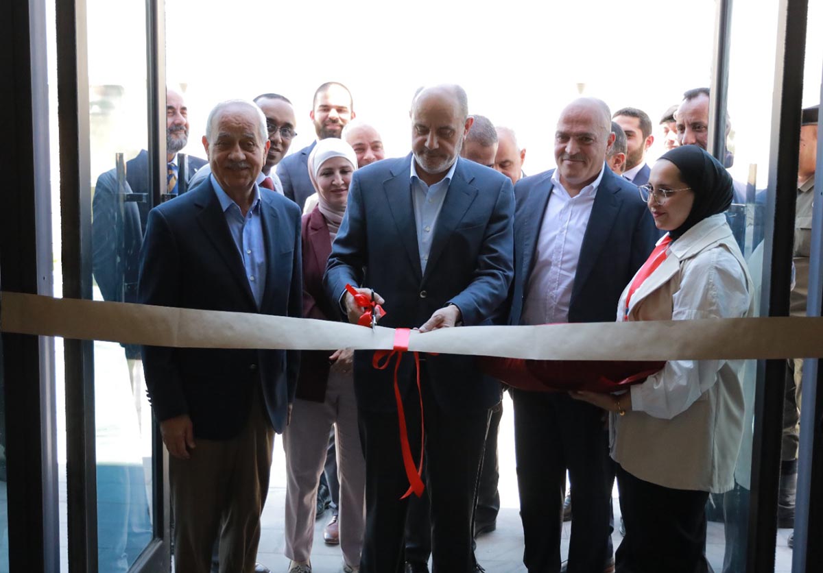 وزير الصناعة يفتتح مصنع سنابل للورق والكرتون في القسطل