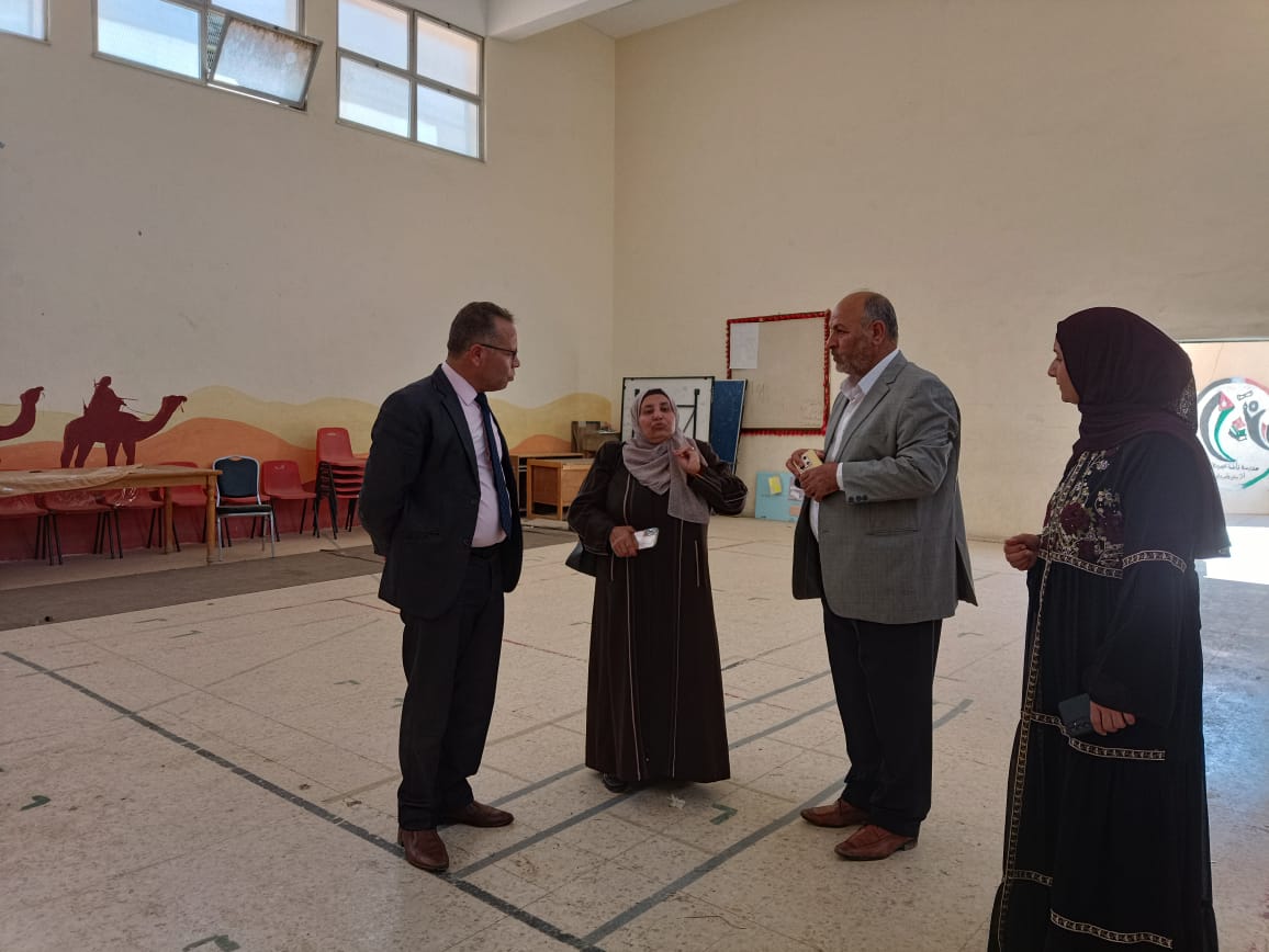 جولة تفقدية لمدير تربية لواء بصيرا في مدارس القادسية .