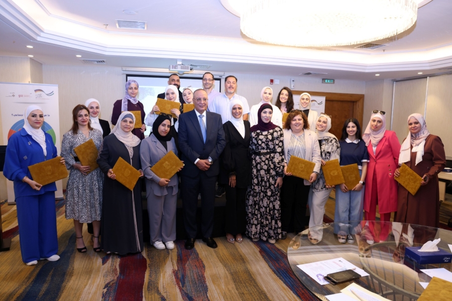 اختتام دورة في الأردنية عن تأثيرات الهجرة القسرية