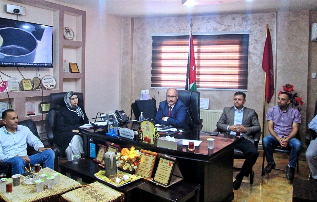 السفاسفة يترأس اجتماعاً لرؤساء الأقسام لاستكمال مسيرة الإنجازات التربوية في تربية لواء البترا