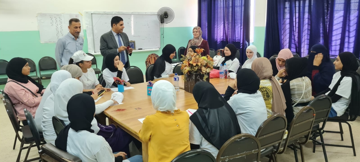 الشرفات يتابع سير فعاليات البرنامج الوطني الصيفي بصمة في مدرسة فاطمة الزهراء