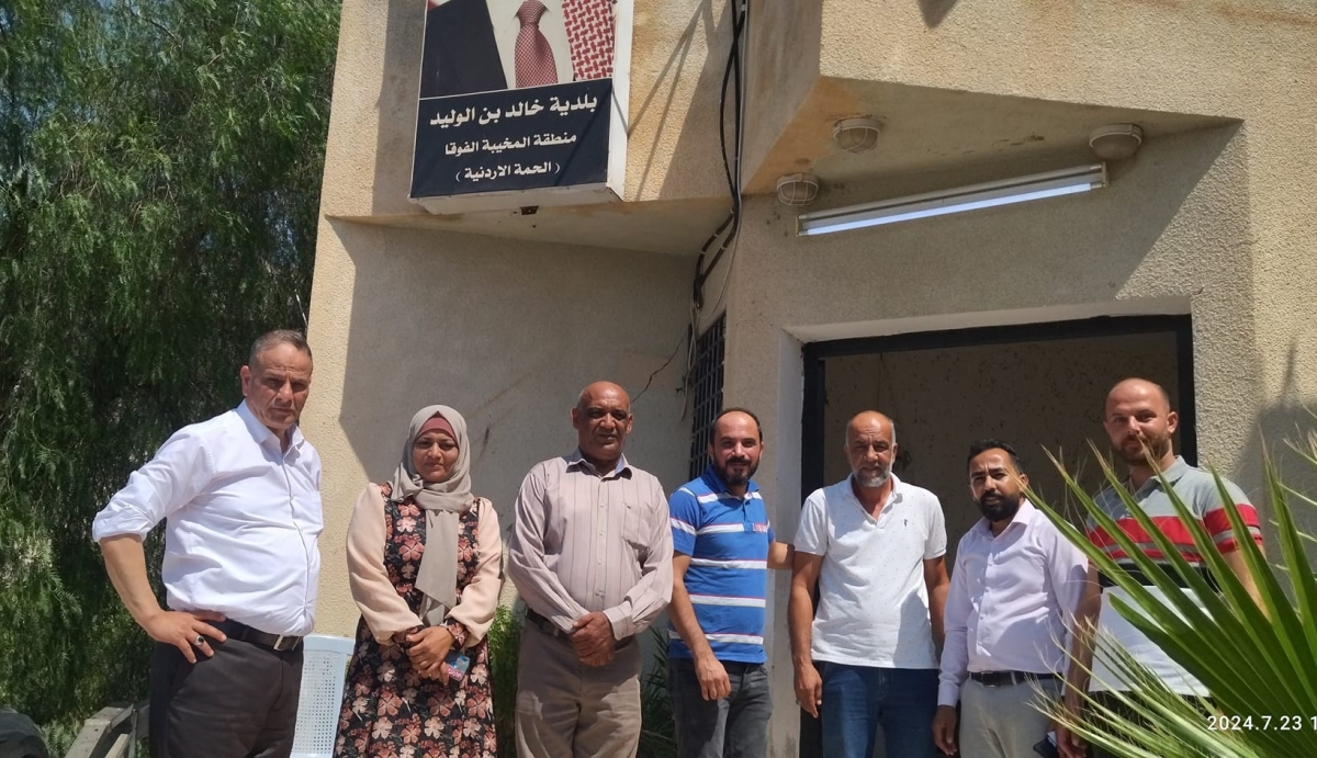 الدفاع المدني ينقذ طفلة من حالة غرق بمنطقة الحمة الأردنية والطبيشات يثمن سرعة الاستجابة