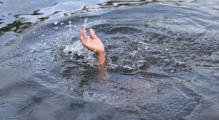 الدفاع المدني يحذر من السماح للأطفال اللعب بالقرب من المسطحات المائية