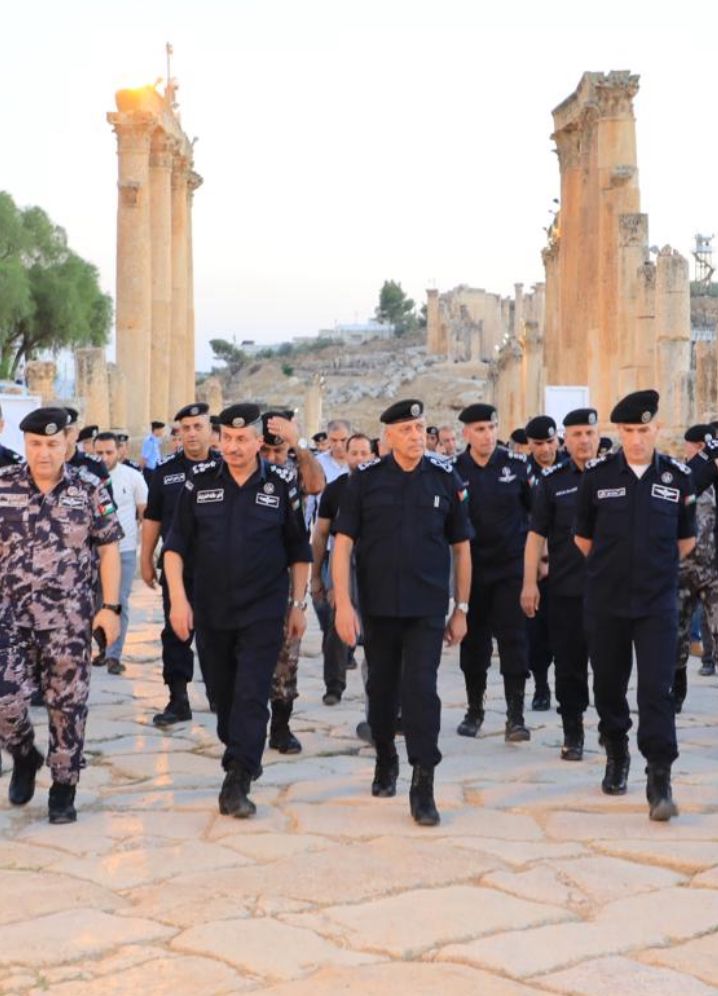 مدير الأمن العام يتفقّد موقع مهرجان جرش ويطّلع على الخطط الأمنية والمرورية الخاصة بالمهرجان