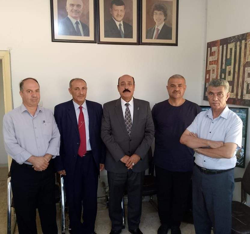 الشوبكي يزور  المكتب التجاري للمتقاعدين العسكريين محافظة الكرك