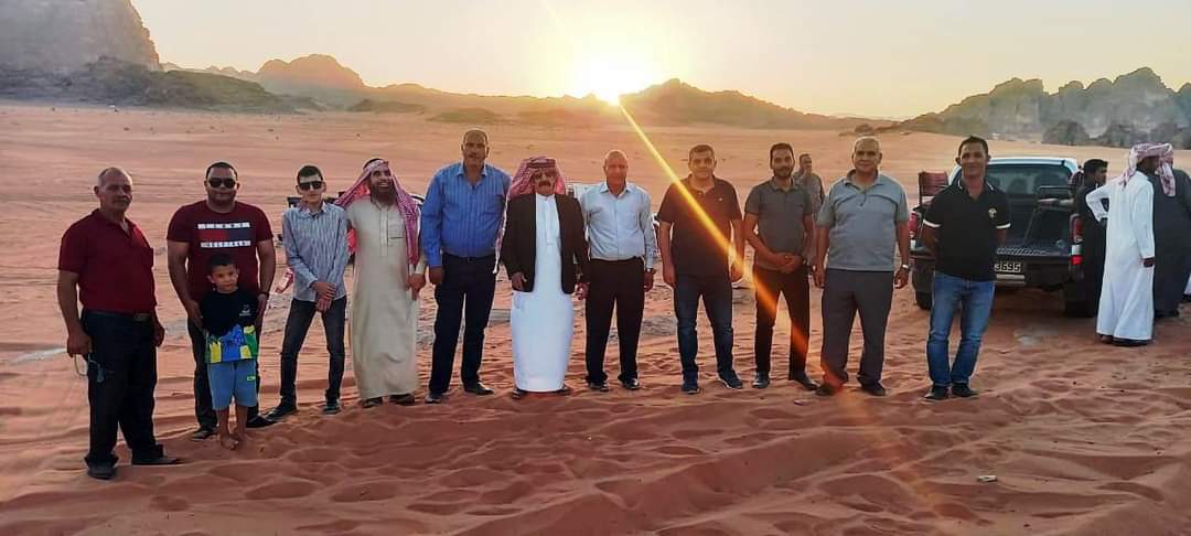 رحلة ترفيهية عائلية لمصابين عسكريين من إقليم الوسط  إلى وداي رم والعقبة...صور