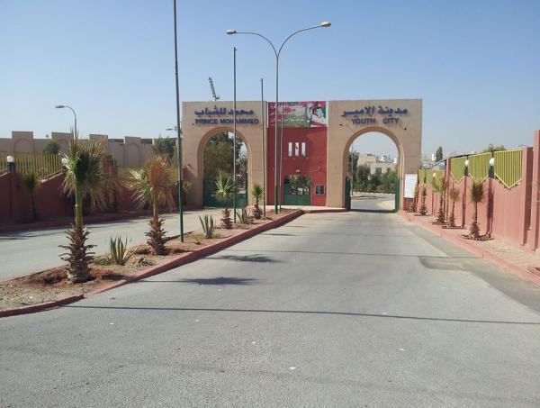 الانتهاء من استبدال أرضية الملعب الرئيس بمدينة الأمير محمد للشباب بالزرقاء