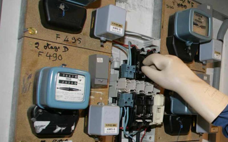 مستشار قانوني: الحبس سنتين عقوبة سرقة الكهرباء للمناسبات في الأردن