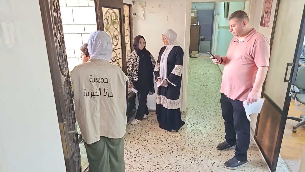 180شخصا من الأردنيين والسوريين استفادوا من اليوم الطبي المجاني للعيون بمنطقة حرثا