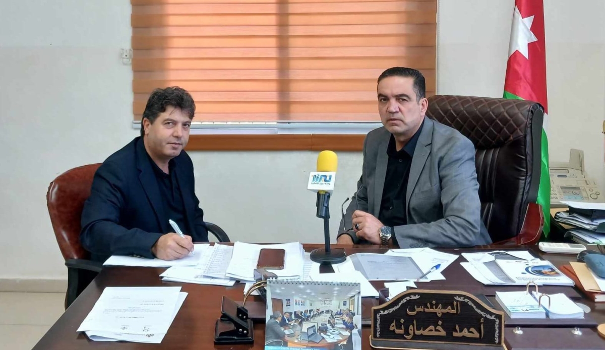 مديرية زراعة لواء بني كنانة تنفذ حملة رش لبساتين الرمان في اللواء