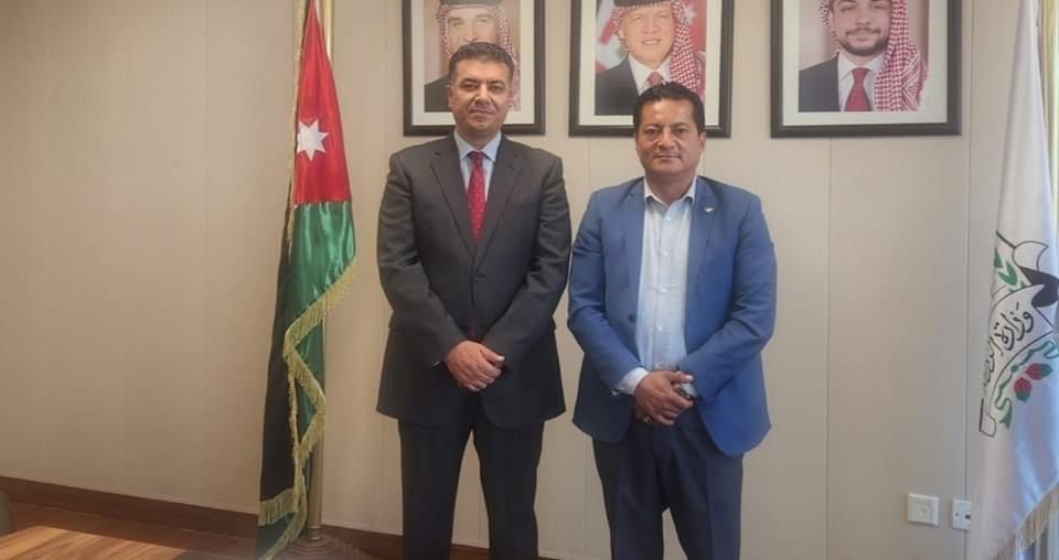 رئيس بلدية السرو يلتقي وزير الزراعة لبحث عدد من مطالب المنطقة