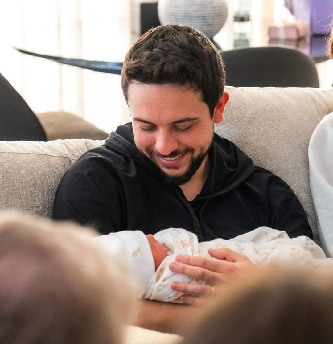 السفارة الصينية في عمان تهنئ سمو الأمير الحسين