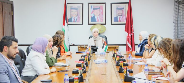 “الصناعة والتجارة” تعقد اجتماعا لتمكين المنشآت المملوكة للسيدات