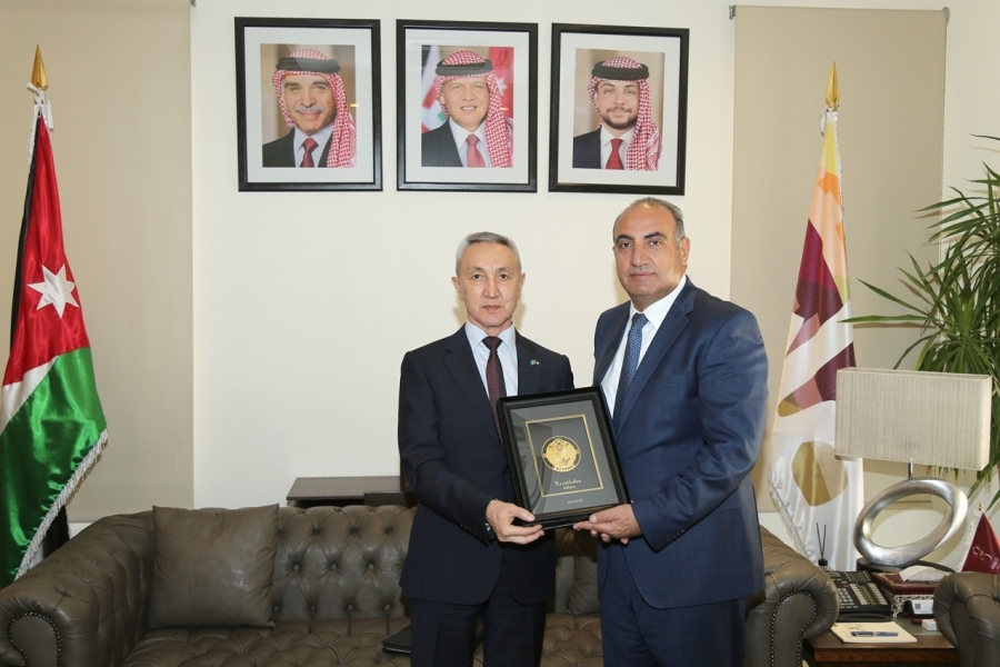 امين عمان بلتقي سفير كازاخستان و سفير ( الجمهورية الهيلينية ) اليونانية