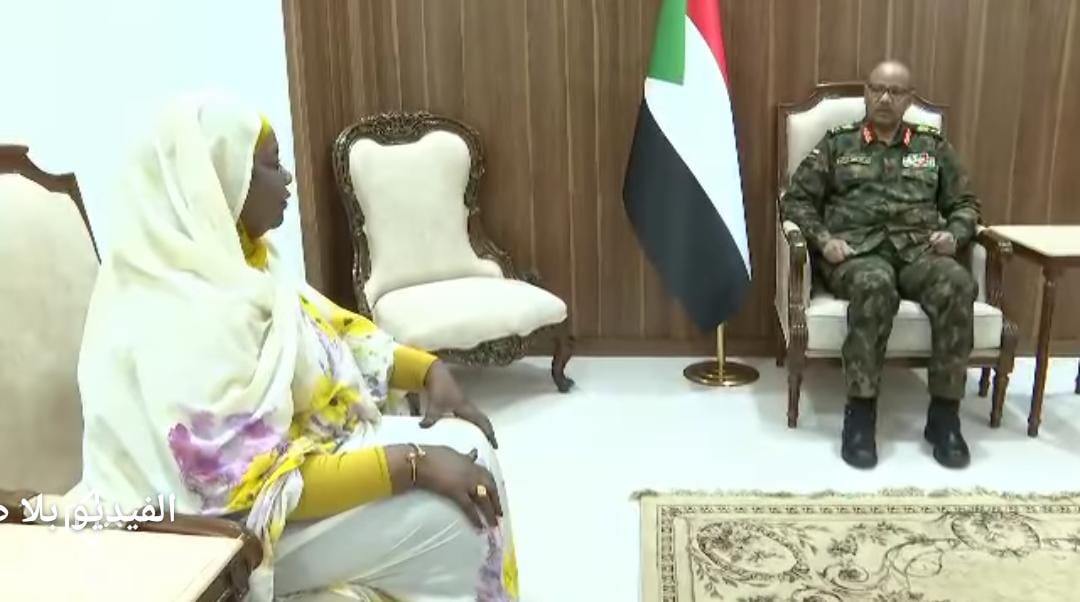 السودان  : الفريق ابراهيم جابر يشيد باداء وزارة الصناعة والتجارة