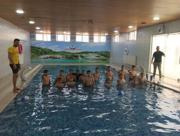 اختتام دورة أساسيات الإنقاذ المائي بمركز شباب الكرك