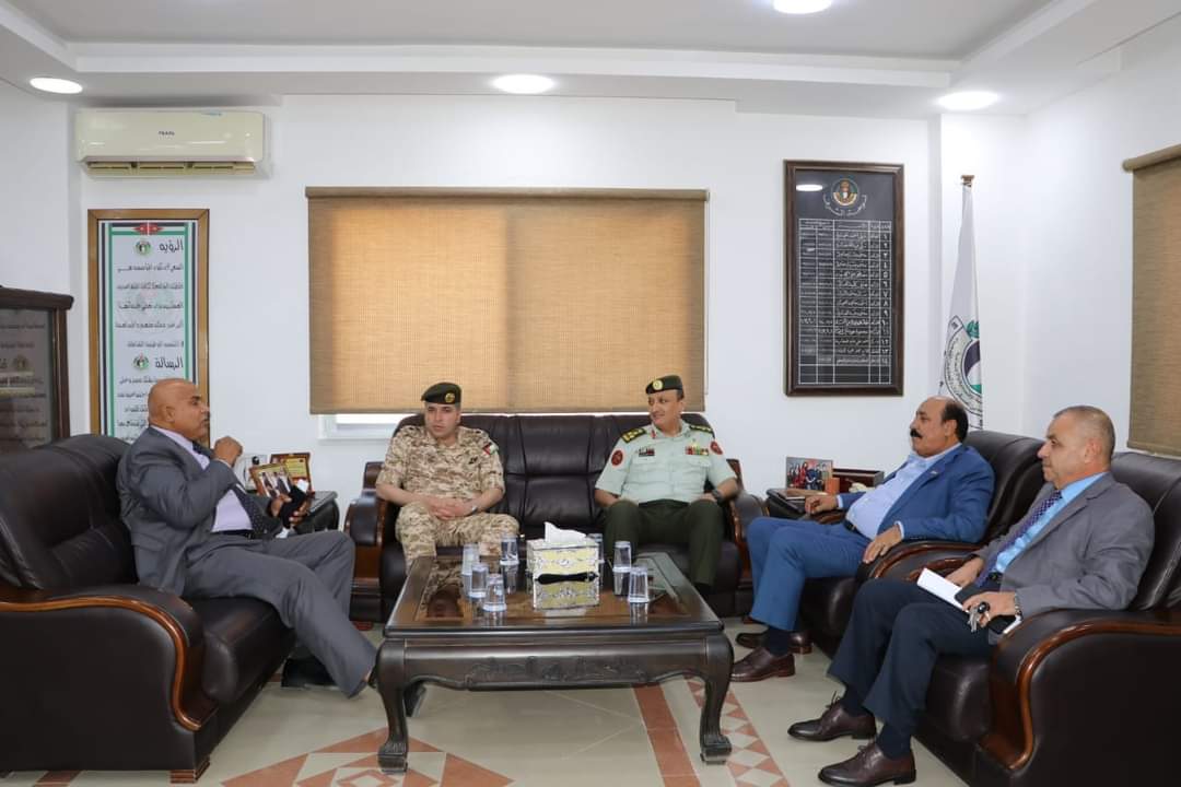 تجديد اتفاقية الأمن والحماية بين المتقاعدين العسكريين والمؤسسة الاستهلاكية العسكرية...صور