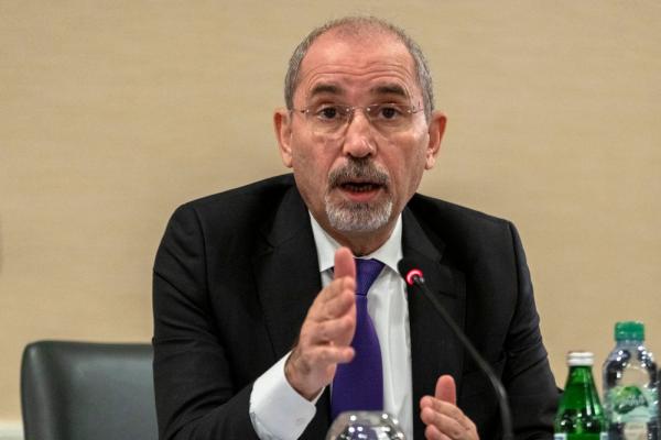 الصفدي يبحث تداعيات اغتيال هنية مع وزراء إسبانيا والنرويج وبريطانيا