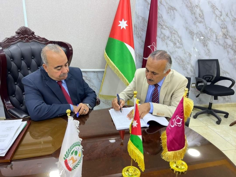 بلدية برقش توقع اتفاقية لفتح وتعبيد شوارع