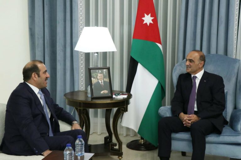 رئيس الوزراء يستقبل وزير الصناعة العراقي