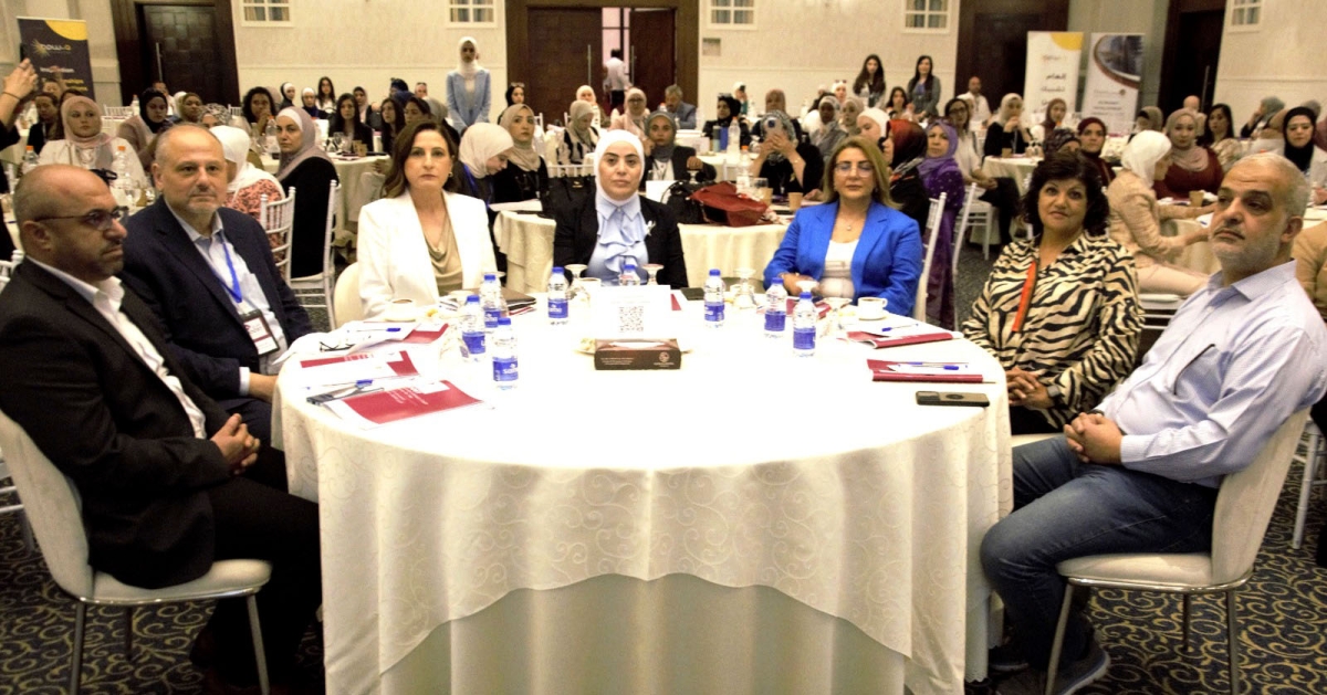 وزيرة التنمية تُطلق مبادرة تمويل رائدات الأعمال في معسكر عززي التدريبي