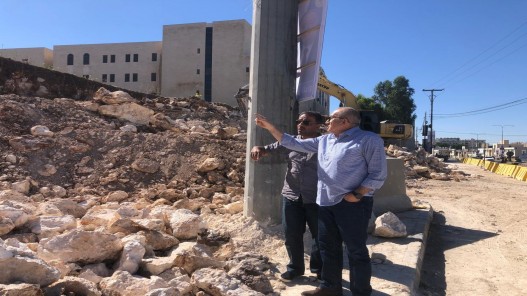 وزير الأشغال يتفقد مشروع جدار نفق الدبابنة بالسلط