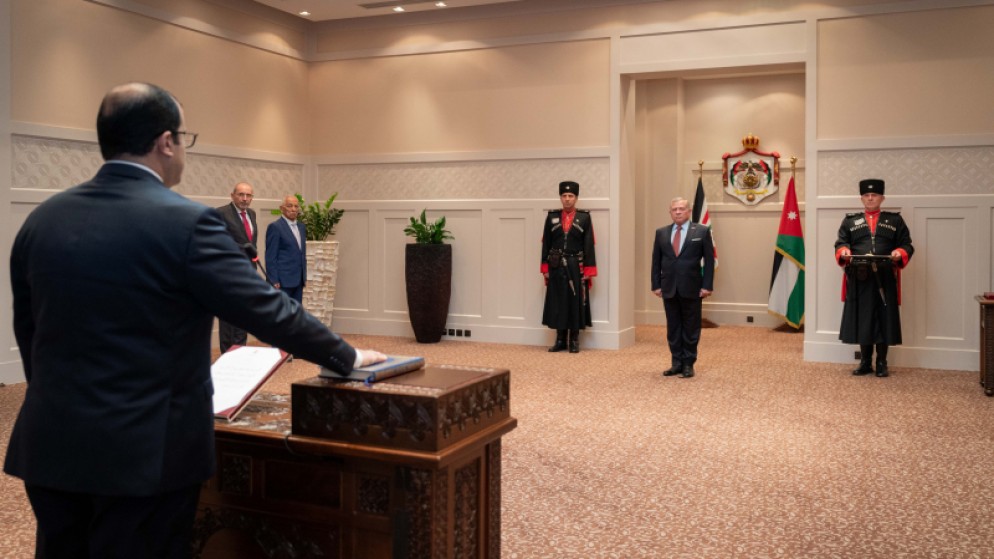 السفير الهنداوي يؤدي اليمين القانونية أمام الملك سفيرا لدى النمسا