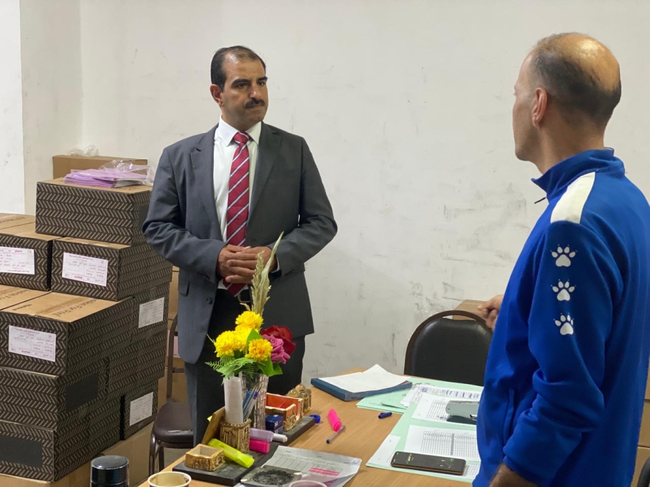 السكارنة يتفقد مستودع الكتب في تربية لواء الجيزة