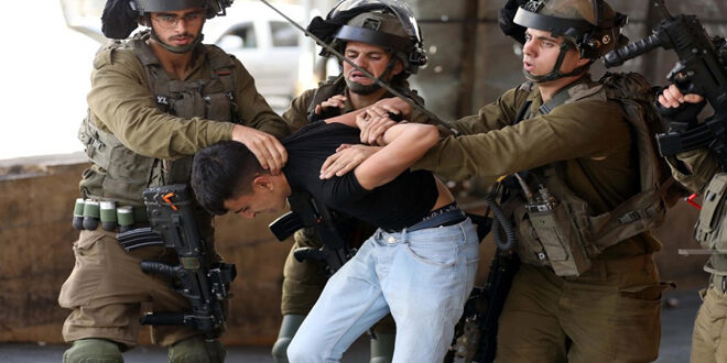 Occupation forces arrest 16 Palestinians in the West Bank