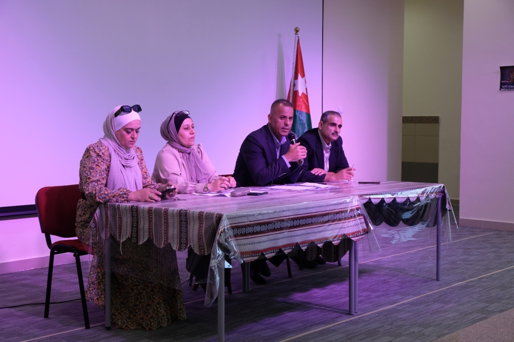 تربية الشونة الجنوبية تعقد اجتماعاً لرؤساء الأقسام ومديري ومديرات المدارس الحكومية