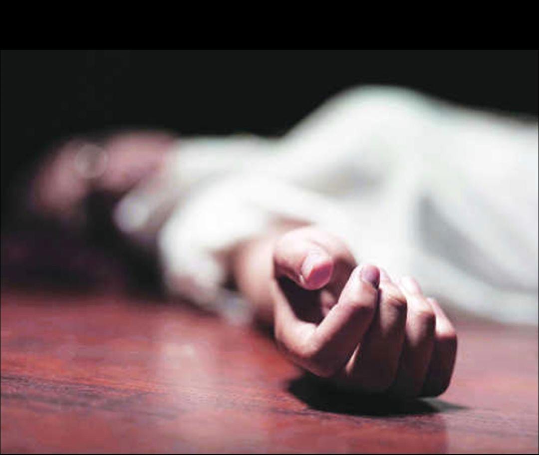 فتاة عشرينية تقدم على طعن والدها في مخيم حطين بالزرقاء