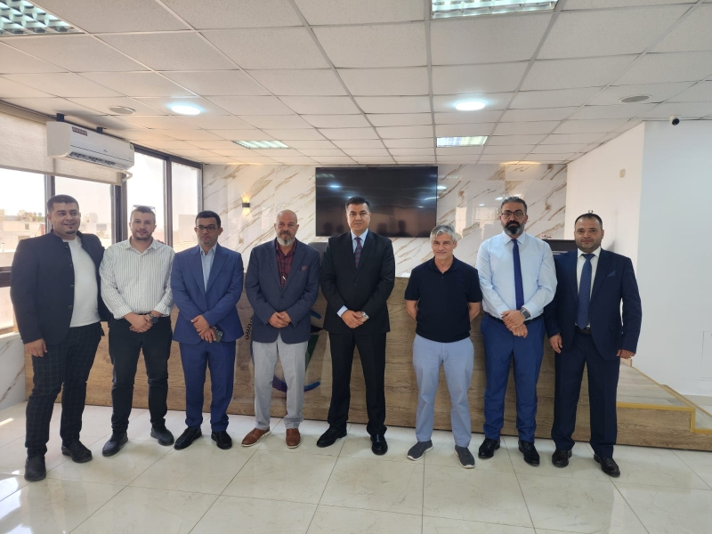 نقيب الأطباء البيطريين الأردنيين يستضيف وزير الزراعة خالد حنيفات