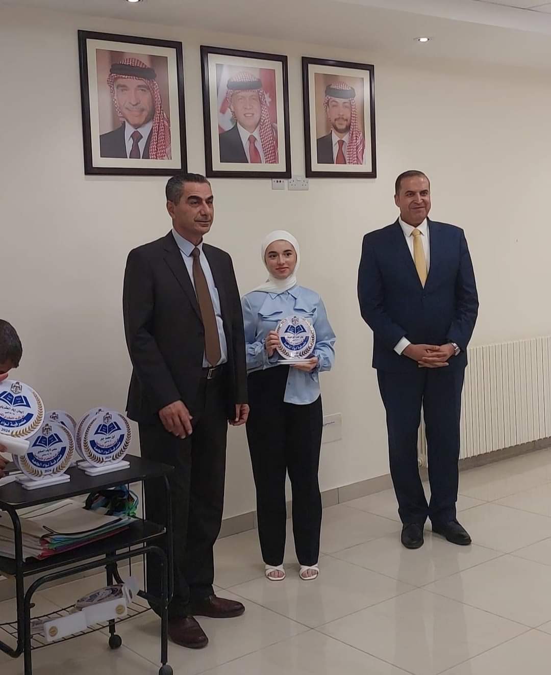 بدر والشوابكة يكرمان أوائل الثانوية العامة في لواء الجامعة.