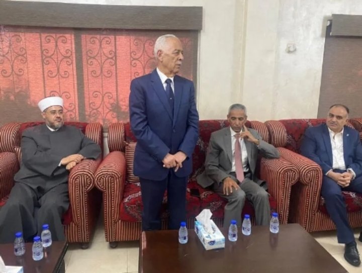 مندوبا عن الملك وولي العهد.. العيسوي يعزي عشيرة الفاعور