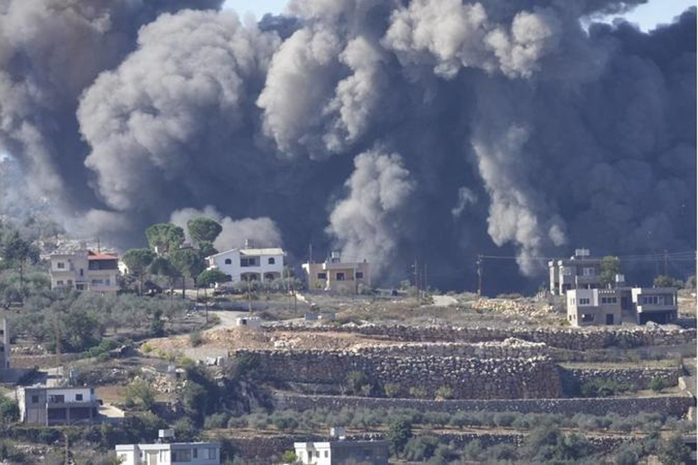 12 جريحا في غارات وقصف إسرائيلي على لبنان