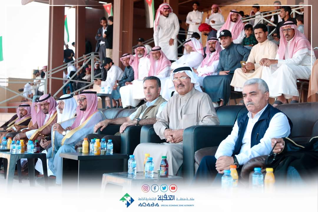 الفايز والبلوي يرعيان سباقات الهجن على مضمار الشيخ زايد ....صور