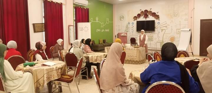 النادي الصيفي بمركز شابات الطفيلة يقيم دورة تدريبية للشباب