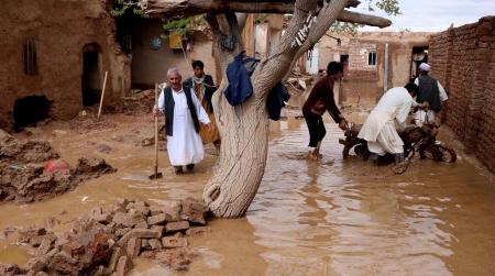 فيضانات بـ أفغانستان تُسفر عن مصرع 10 أشخاص