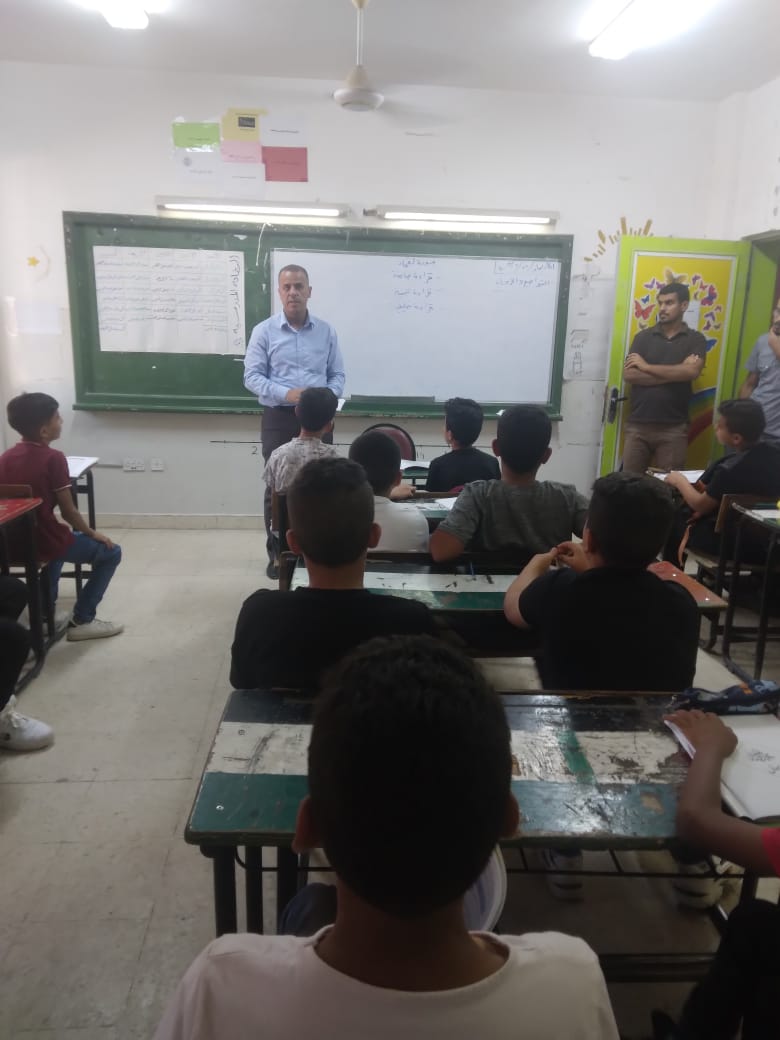 هديرس يتفقد مدارس منطقة الكرامة في الشونة الجنوبية