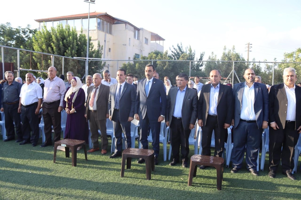 مهيدات يفتتح بازارا خيريا في مندح بلواء الطيبة