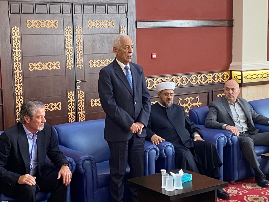 مندوبا عن الملك وولي العهد.... العيسوي يعزي بوفاة بالوزير مامسر..صور