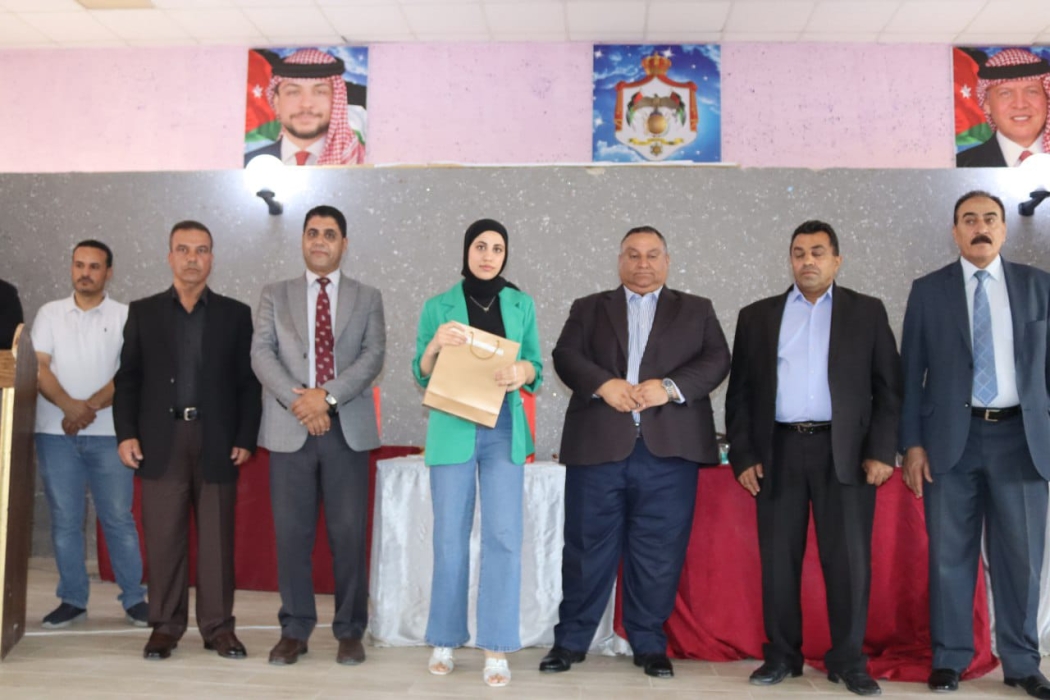 تربية البادية الشمالية الغربية تكرم أوائل الثانوية العامة