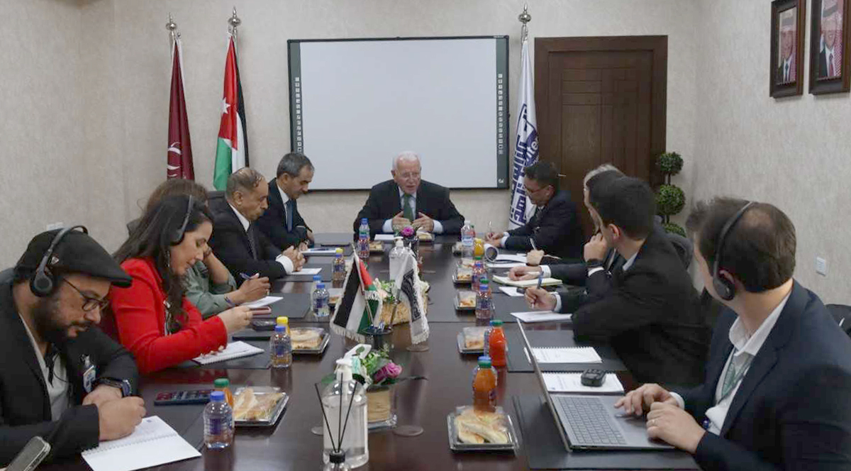 وفدا برازيليا يزور الوطني للمناهج