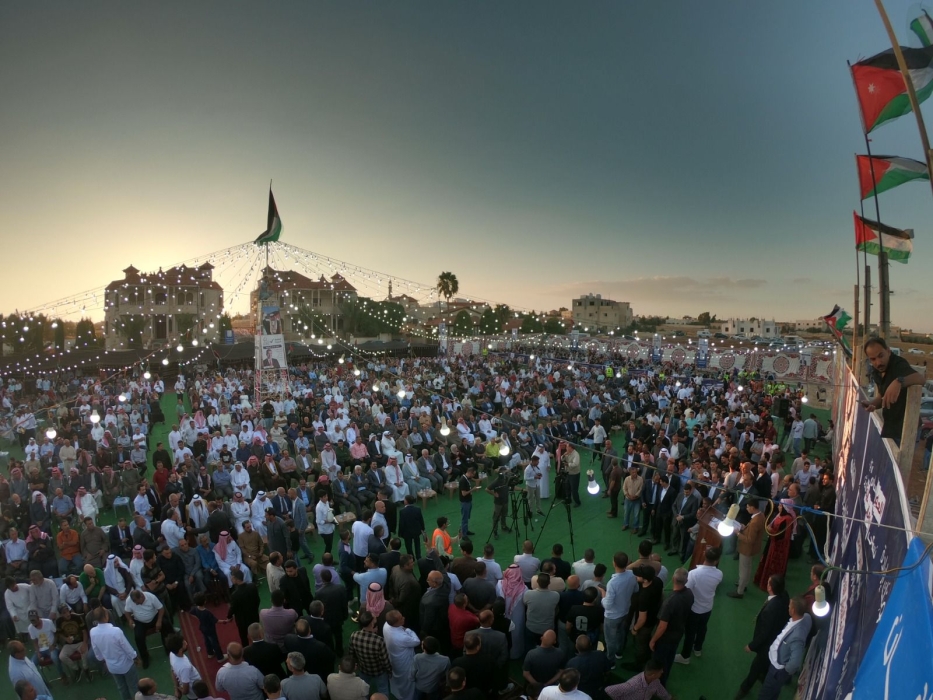 الحشود في محافظة مادبا يستقبلون حزب إرادة في مهرجان إنتخابي ضخم   فيديو وصور