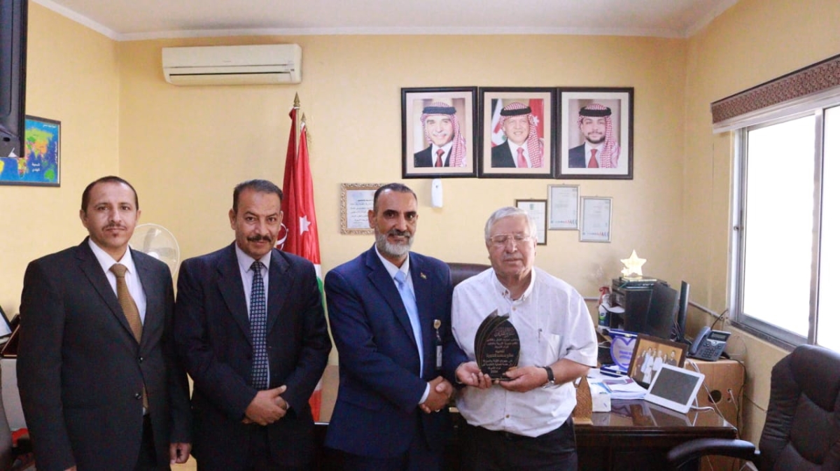 الشقيرات يكرم رئيس واعضاء مجلس التطوير في المديرية