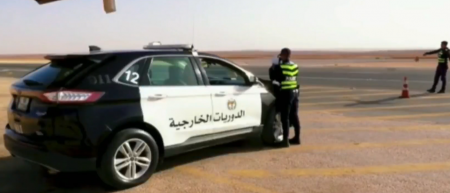 4 إصابات على طريق الـ100 وضبط حدث يقود مركبة على الصحراوي