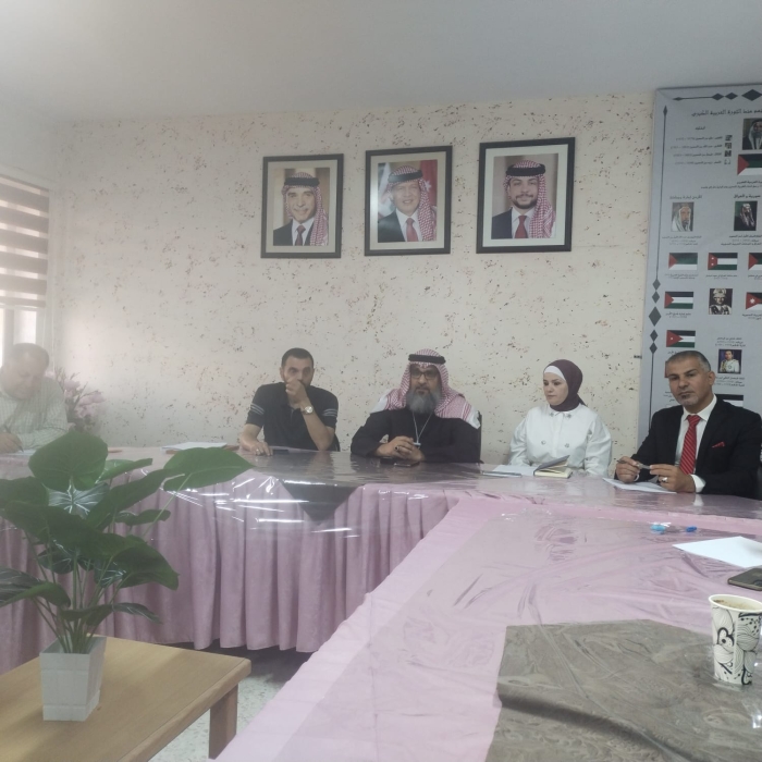 العطيوي يعقد اجتماع لجنة التعليم المهني BTEC